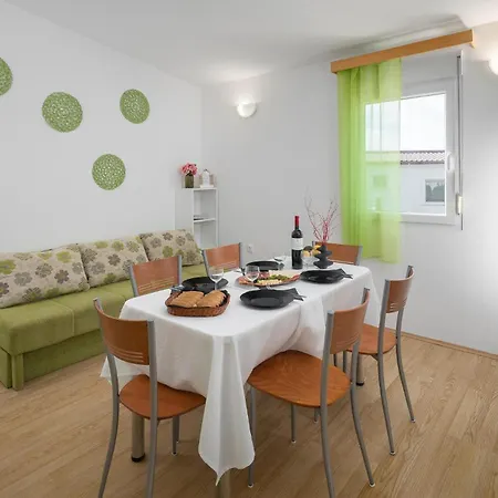 Nyaraló Gorgeous In Tinjan