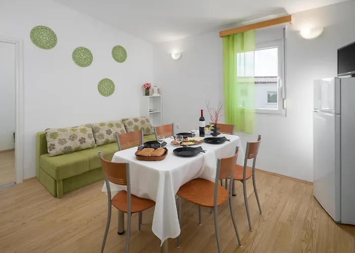 Vakantiehuis Gorgeous In Tinjan