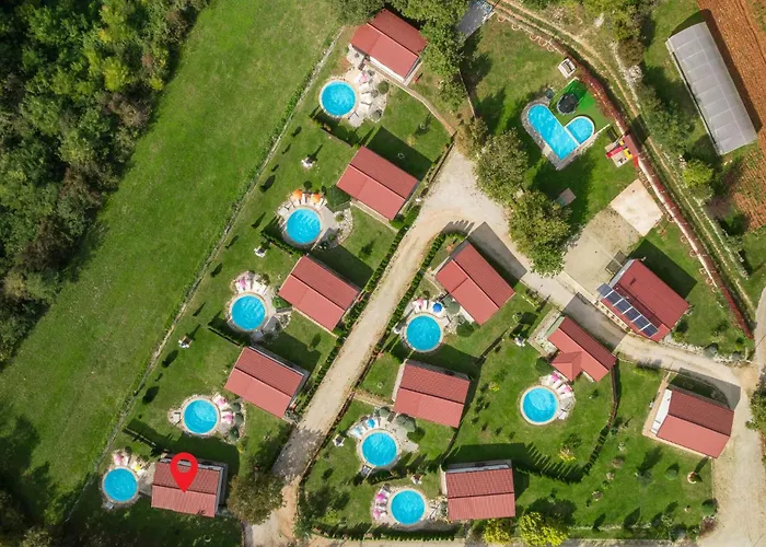 Gorgeous In Nyaraló *