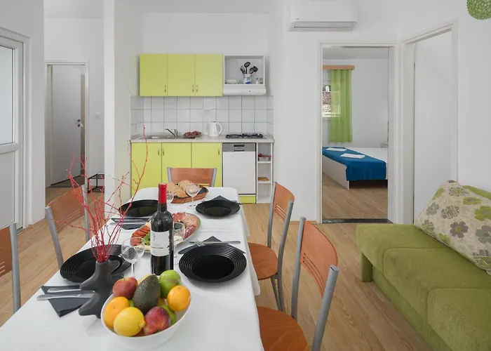 Gorgeous In * Tinjan