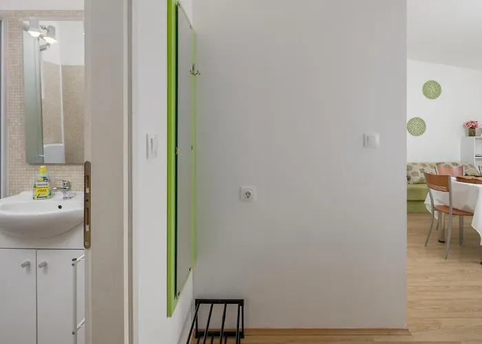 Gorgeous In * Tinjan