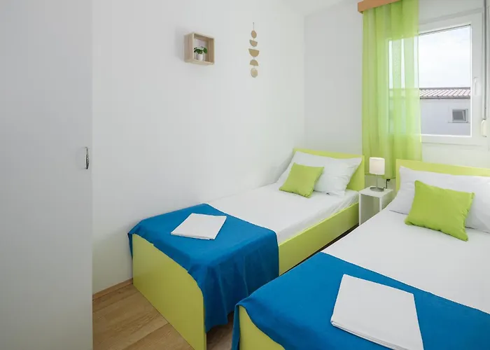 Gorgeous In * Tinjan