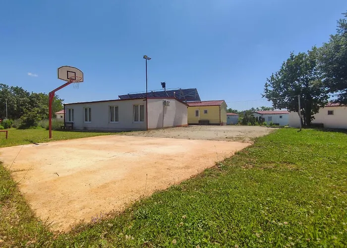 Vakantiehuis Gorgeous In Tinjan